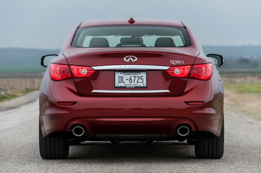  Infiniti Q50 Red Sport 400 2016 года  (NA) (фото 28 из 36)